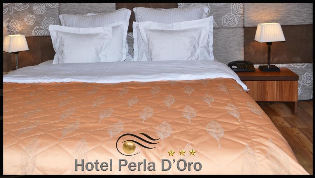 Hotel Perla D'Oro Timişoara Buitenkant foto